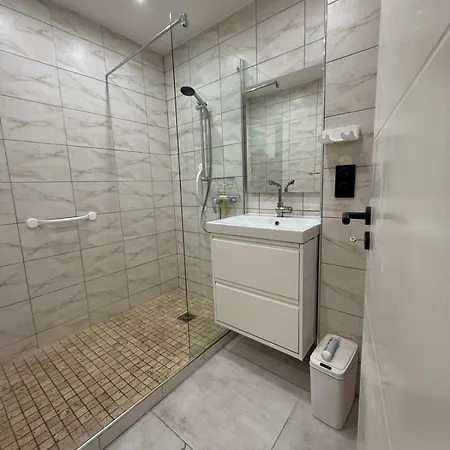 Apartmán T2 Refait A Neuf A 50m De La Moure Rouge