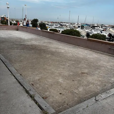 T2 Refait A Neuf A 50m De La Moure Rouge *