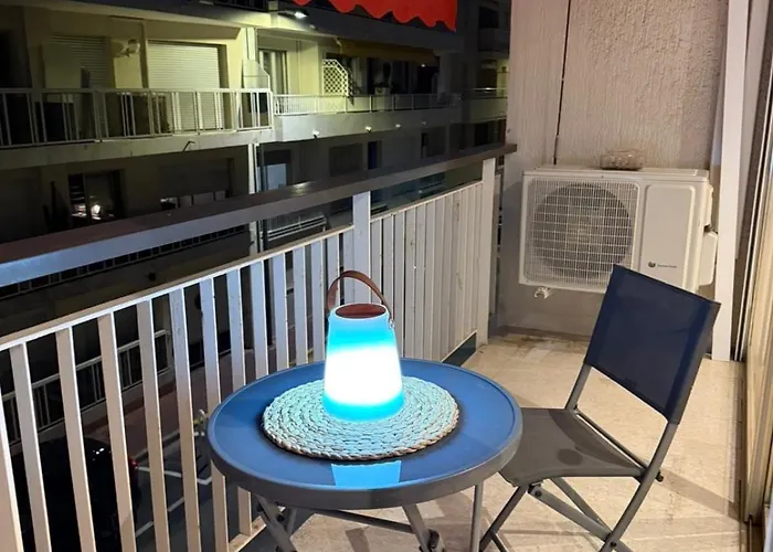 T2 Refait A Neuf A 50m De La Moure Rouge *