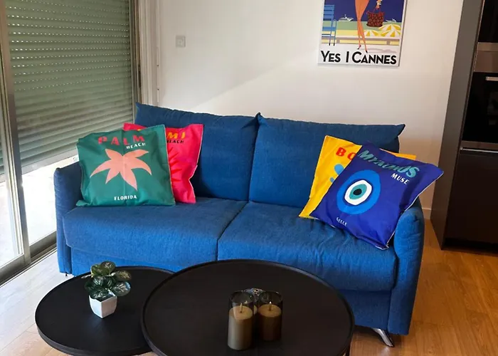 T2 Refait A Neuf A 50m De La Moure Rouge