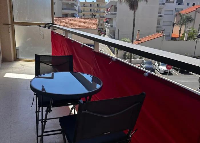 Daire T2 Refait A Neuf A 50m De La Moure Rouge